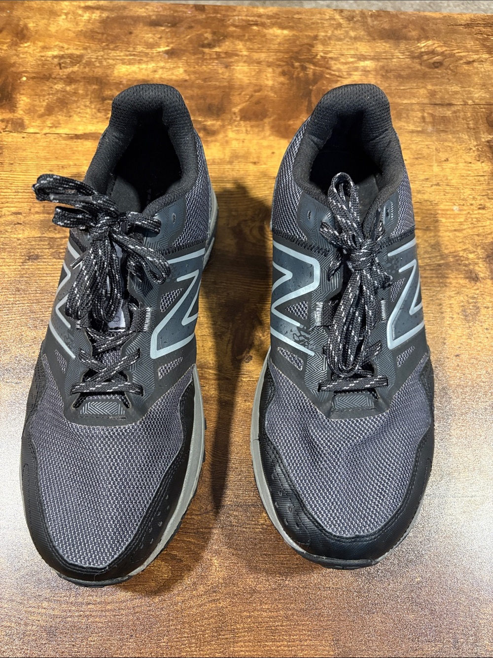 New Balance Men's Gray and Black Athletic Running Shoes size 11